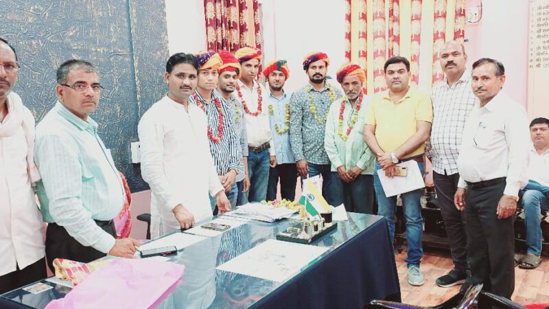 राजस्थान ग्राम विकास अधिकारी संघ के प्रदेश नेतृत्व के आदेशों की पालना में आज दिनांक 14 जुलाई 2022 को अजमेर जिले के 06 ब्लॉक में ब्लॉक पदाधिकारियों का सर्वसम्मति से निर्वाचन हुआ*सम्पन्न
