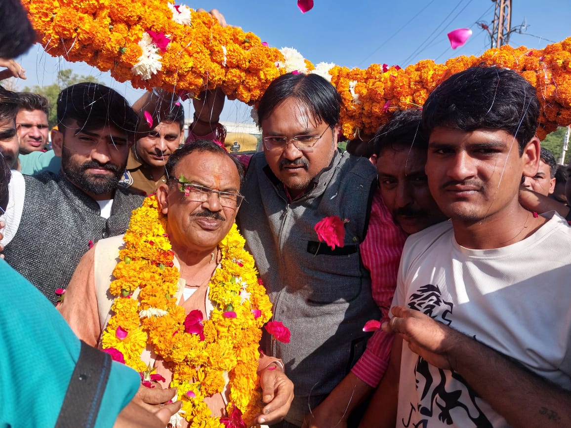मनोनीत विधानसभा अध्यक्ष वासुदेव देवनानी का एमडीएस चौराहे पर भव्य स्वागत राजस्थान की 16वीं विधानसभा के लिए