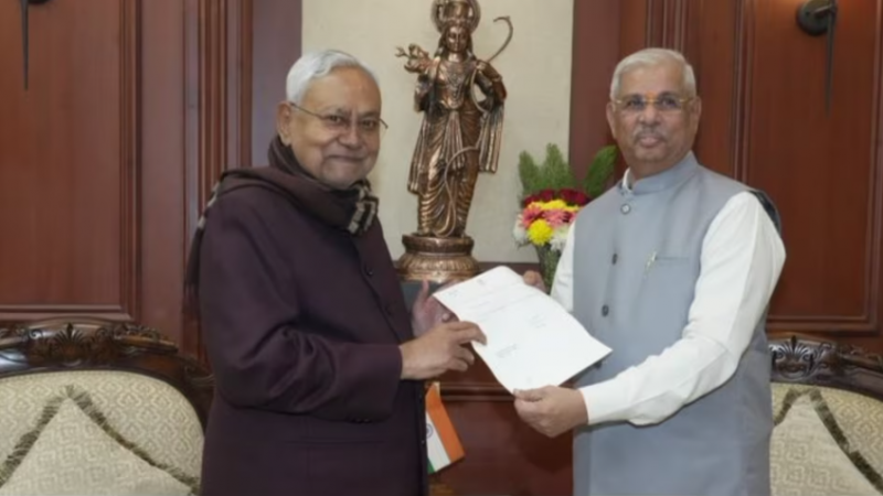 Bihar Political Crisis: नीतीश कुमार ने मुख्यमंत्री पद से इस्तीफा दिया, आज शाम 4 बजे हो सकता है शपथ ग्रहण