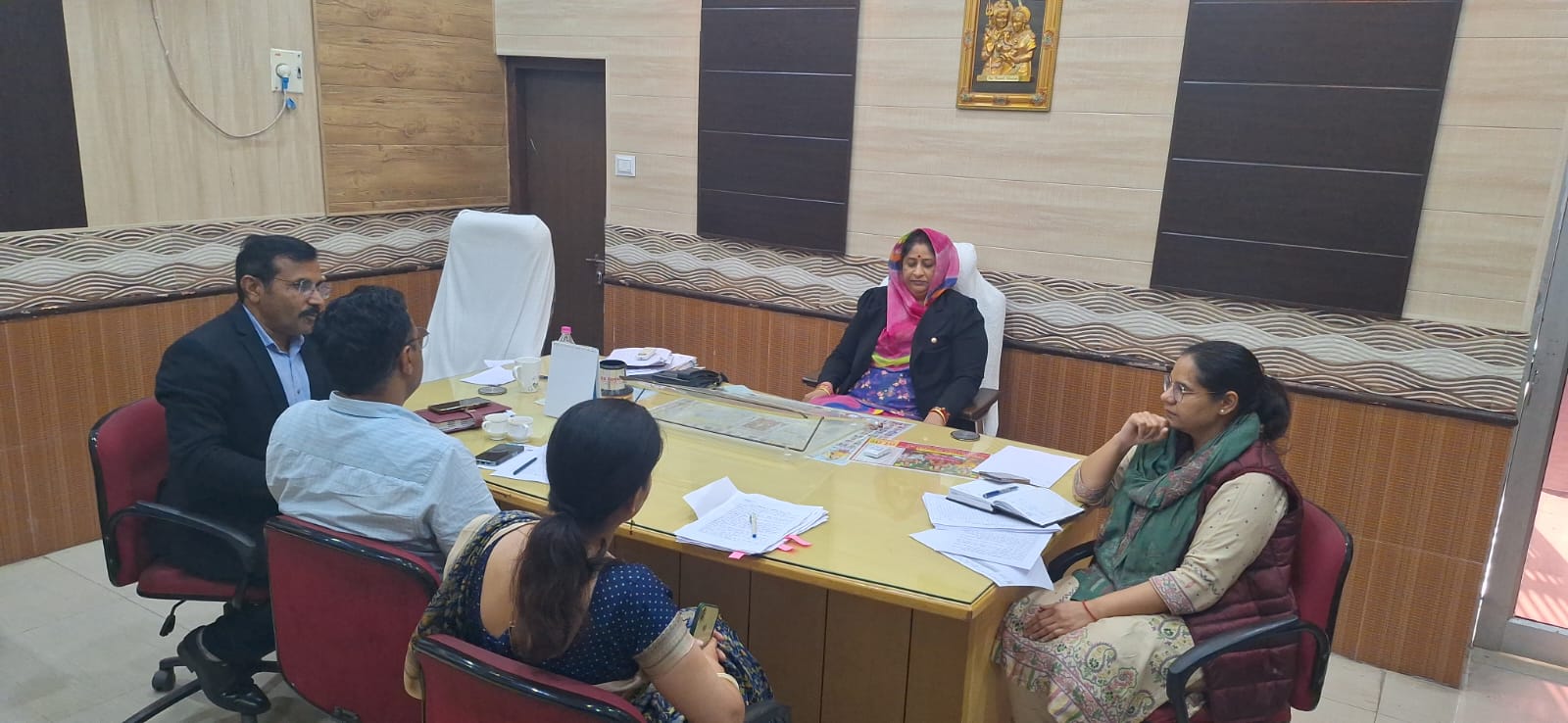 अजमेर जिला परिषद मे विकास अधिकारियों की समिक्षा बैठक 