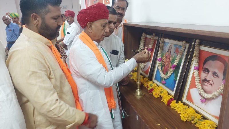 BJP Ajmer | डॉ श्यामा प्रसाद मुखर्जी की जयंती के अवसर पर आयोजित मतदाता अभिनंदन एवं एक पेड़ माँ के नाम समारोह