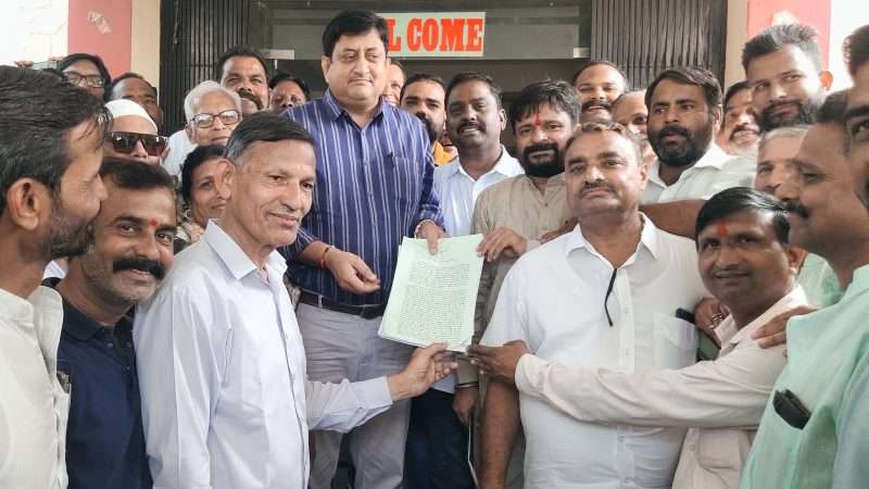 शाहपुरा जिला बचाने को लेकर निकाली वाहन रैली।