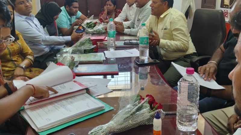 प्रोबेशन ट्रैनिंग IAS अधिकारियों का 24 सदस्य दल ने अजमेर जिले की चार ग्राम पंचायतों मे जाकर विकास कार्यों तथा पंचायत के कार्यों की जानकारी ली सहायक अभियन्ता रविंद्र जोधावत सहित क्षेत्र