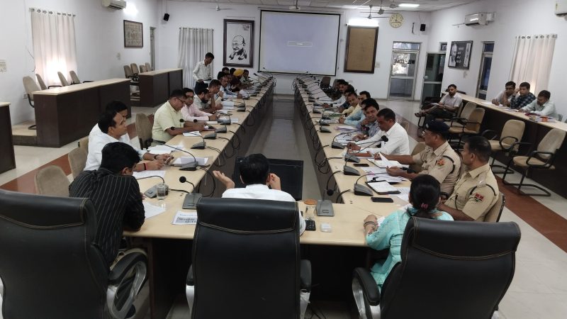 सड़क सुरक्षा पर जोरः जिला कलक्टर की अध्यक्षता में बैठक का हुआ आयोजन