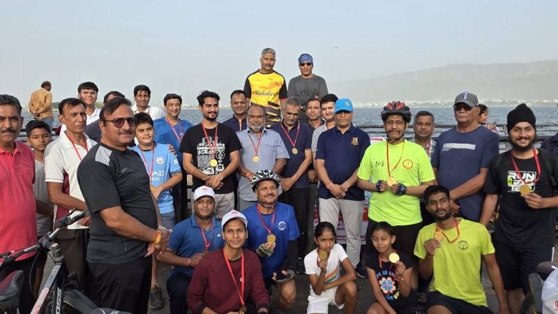 साइकिल स्वास्थ्य और पर्यावरण दोनों के लिए लिए लाभदायी है। माननीय प्रधानमंत्री द्वारा शुरू किए गए फिट इंडिया मूवमेंट का उद्देश्य प्रत्येक भारतीय को स्वस्थ जीवनशैली अपनाने के लिए प्रेरित करना है। इसी दृष्टि से साइकिल को जीवन का अभिन्न अंग बनाने की पहल है