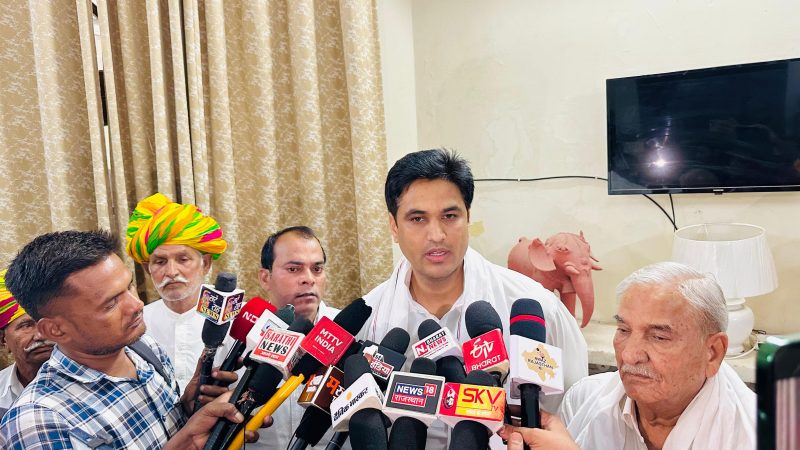 अन्नदाताओं के खेतों को जहर परोसा जा रहा है- डॉ विकास चौधरी