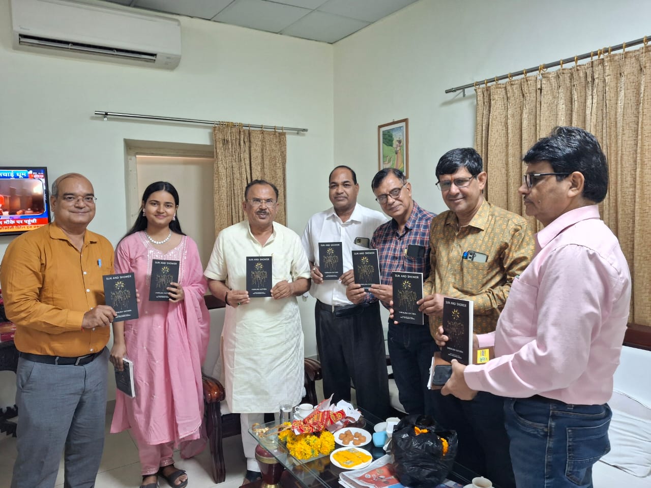 राजस्थान विधानसभा अध्यक्ष वासुदेव देवनानी ने किया ‘सन एंड शॉवर’ पुस्तक का विमोचन