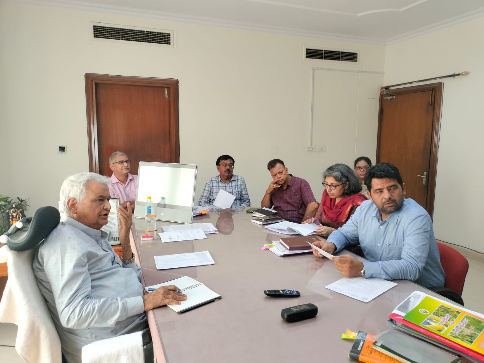 किसानों को उच्च गुणवत्तायुक्त बीज एवं उर्वरक उपलब्ध कराना ही सरकार का प्रमुख ध्येय:- डॉ. किरोडी लाल