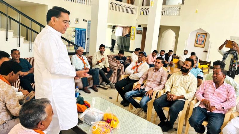 मुख्यमंत्री के दौरे को लेकर कैबिनेट मंत्री सुरेश सिंह रावत ने ली पुष्कर में बैठक