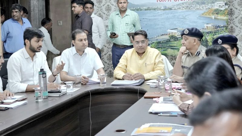 वन्दे गंगा- जल संरक्षण महाअभियानजल संसाधन मंत्री रावत ने ली सम्भागीय बैठक जल आन्दोलन को जन आन्दोलन बनाने के लिए सभी का सहयोग अपेक्षित – रावत