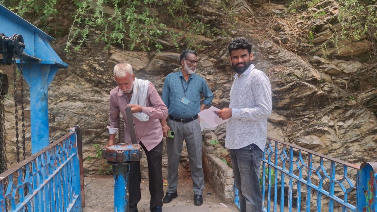 आनासागर झील के गेट किए गए बन्द
