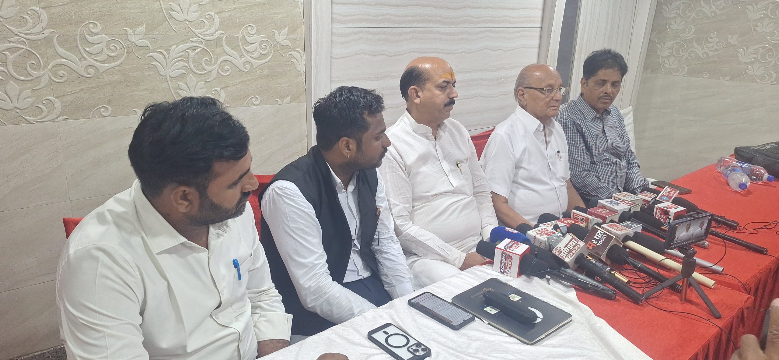 वंदे गंगा जल अभियान के तहत आनासागर की खुदाई का कार्य किया जायेगाभाजपा -अजमेर शहर जिला अध्यक्ष रमेश सोनी ने पत्रकार वार्ता मे दी जानकारी