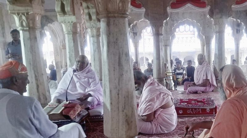 रामनिवास धाम में गुरुकुल दीक्षा समारोह।