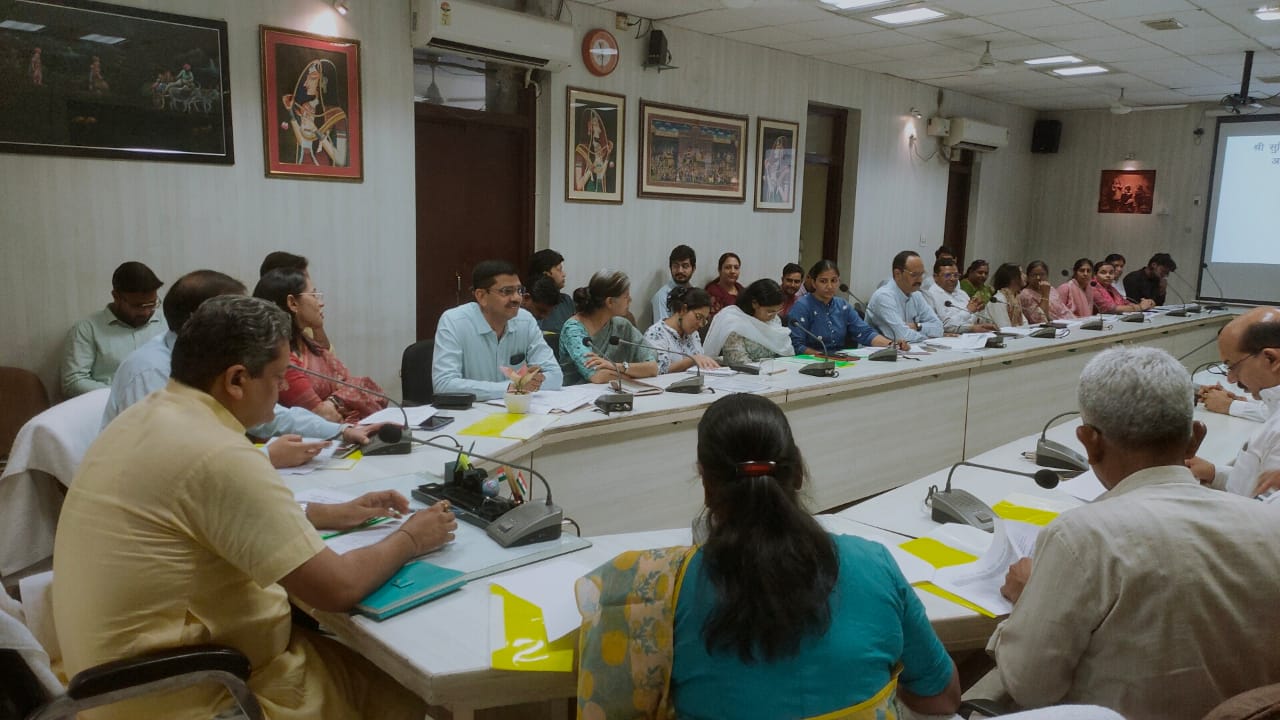 खाद्य ,नागरिक आपूर्ति एवं उपभोक्ता मामले विभाग मंत्री सुमित गोदारा ने योजनाओं की प्रगति की की समीक्षा