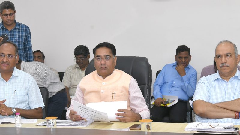 जल संसाधन मंत्री सुरेश सिंह रावत ने 5 घंटे तक विभागीय कार्यों की गहन समीक्षा की