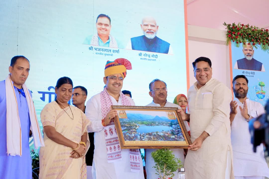 पुष्कर में विभिन्न विकास कार्यों का किया लोकार्पण-शिलान्यास,ब्रह्मा मंदिर में की पूजा-अर्चना