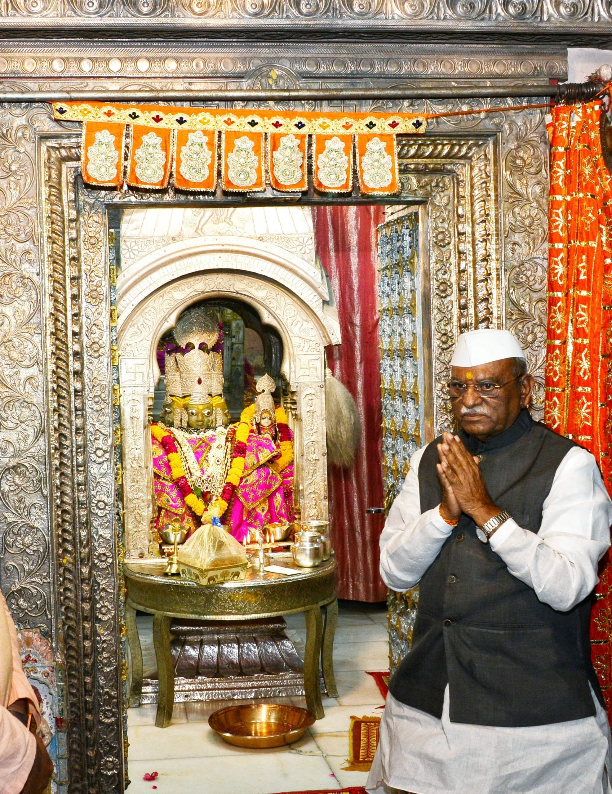 राज्यपाल ने पुष्कर में किए ब्रह्मा मंदिर दर्शन प्रदेशवासियों की सुख समृद्धि एवं कल्याण की की कामना