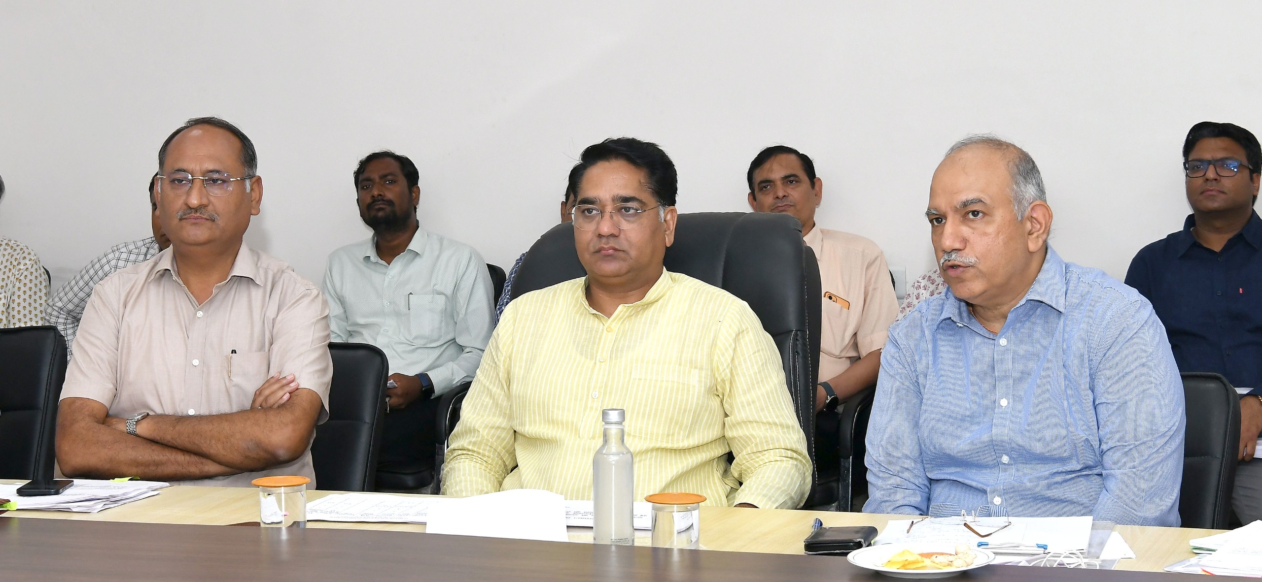 जल परियोजनाओं की अभूतपूर्व घोषणाओं के कार्यों में तेजी लाएं, लापरवाही बर्दाश्त नहीं, होगी सख्त कार्रवाई – जल संसाधन मंत्री सुरेश सिंह रावत