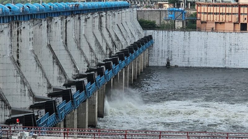 टोंक जिला कलेक्टर कल्पना अग्रवाल ने बटन दबाकर खोले बीसलपुर बांध के गेट, आसपास रहने वालों से अलर्ट रहने की अपील