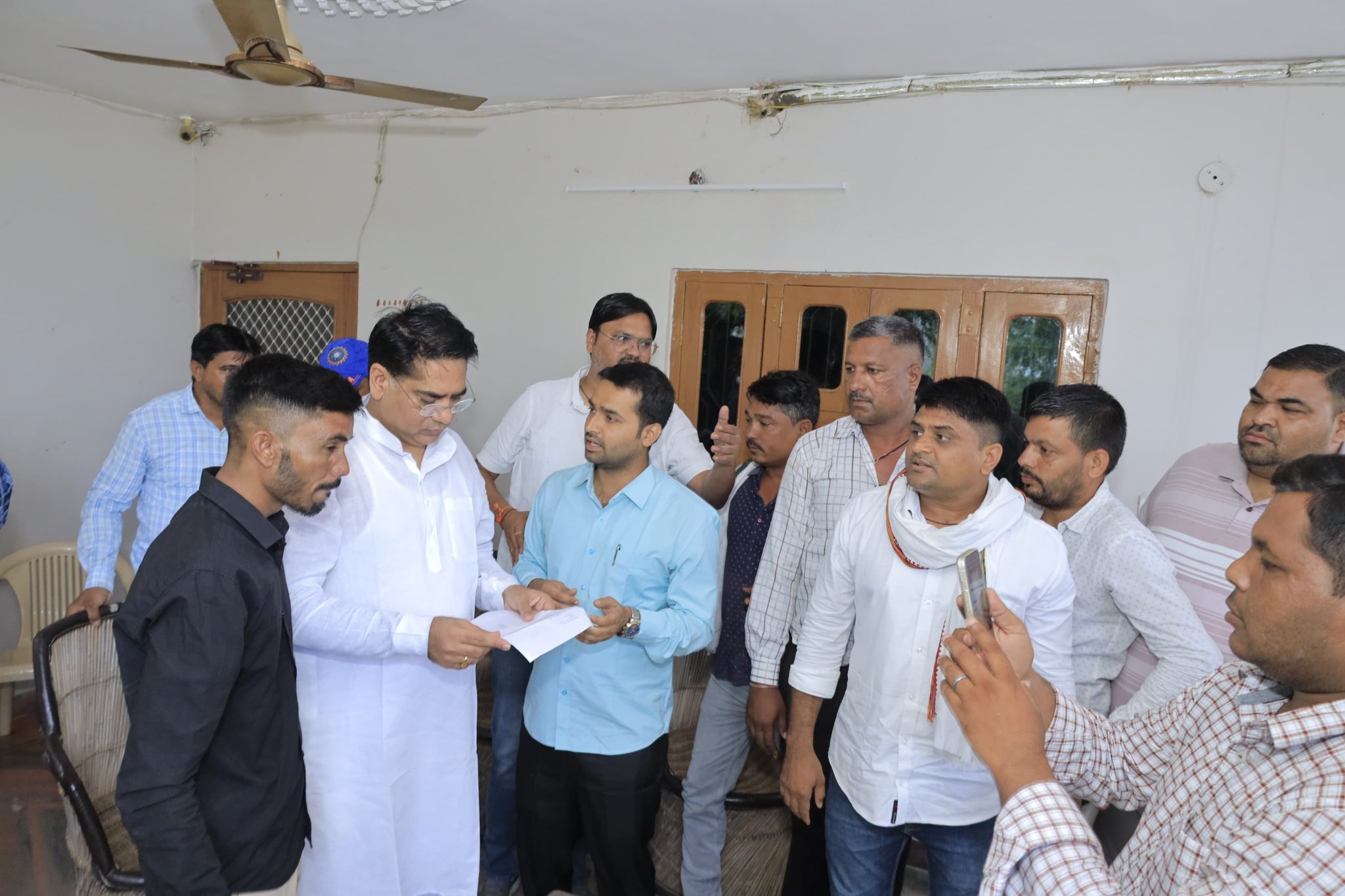 जल संसाधन मंत्री सुरेश सिंह रावत ने मुहामी निवास पर आमजन की समस्याएं सुनीं, मौके पर ही अधिकारियों को दिए समाधान के निर्देश