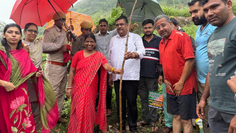हरियालो राजस्थान अभियान में सैकड़ों पौधे रोपेहर पौधा बना मातृभूमि और मातृत्व के प्रति सम्मान का प्रतीक, हर भागीदार बना हरियाली के यज्ञ का यजमान- संजय शर्मा