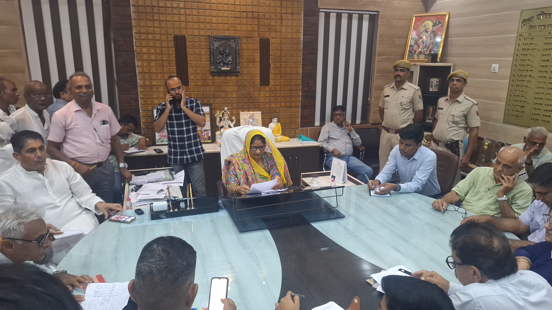 सुशील कंवर पलाडा, जिला प्रमुख ने प्राप्त परिवेदनाओं पर तत्काल कार्रवाई के दिये निर्देश