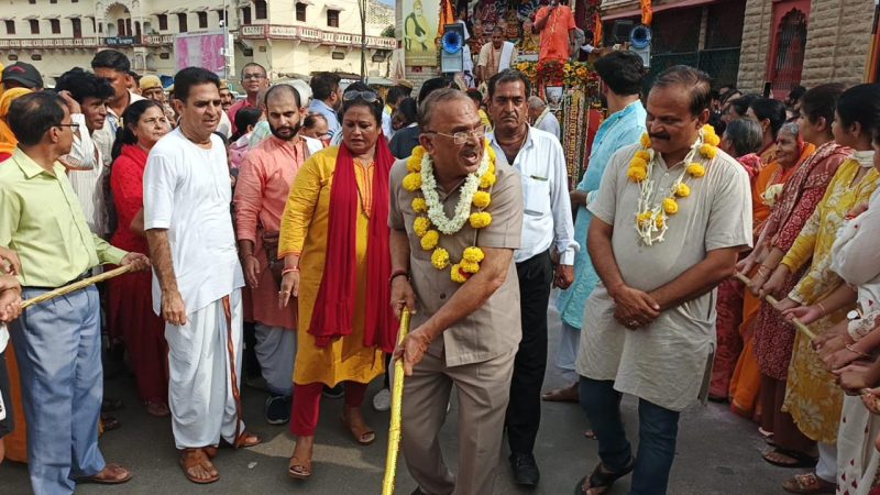 विधानसभा अध्यक्ष वासुदेव देवनानी की गरिमामयी उपस्थिति में निकाली भव्य शोभा यात्रा