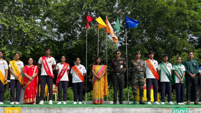 हुकुमचंद पब्लिक सीनियर सेकेंडरी स्कूल में अलंकरण समारोह आयोजित
