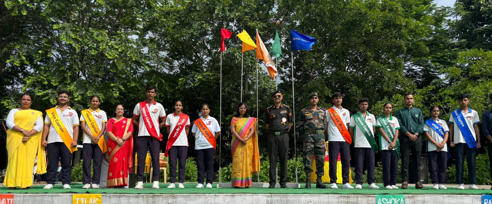 हुकुमचंद पब्लिक सीनियर सेकेंडरी स्कूल में अलंकरण समारोह आयोजित