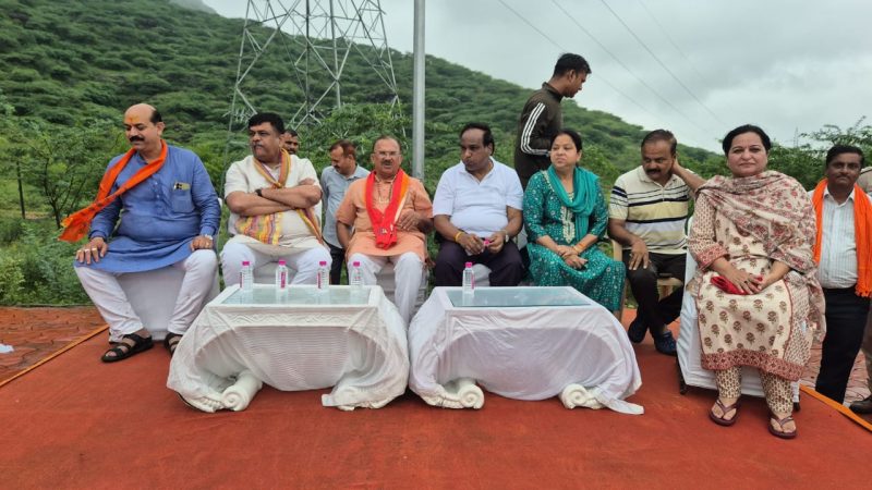 हरियालो राजस्थान अभियान विधानसभा अध्यक्ष देवनानी तथा वन एवं पर्यावरण मंत्री संजय शर्मा ने किया वृक्षारोपण