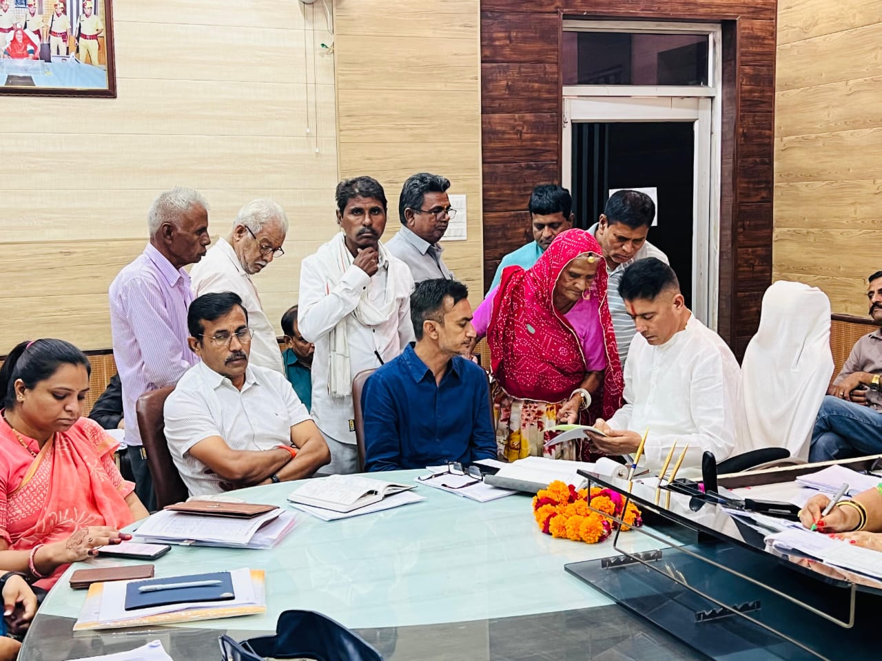 जिला प्रमुख ने की साप्ताहिक जनसुनवाई,प्राप्त परिवेदनाओं पर तत्काल कार्रवाई के दिये निर्देश