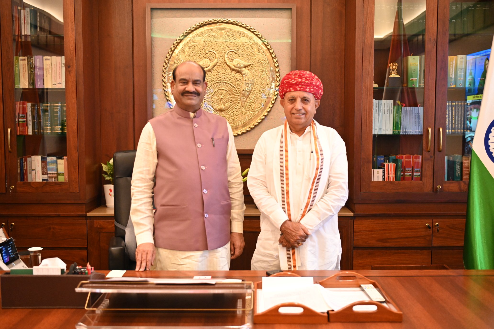 केंद्रीय कृषि राज्य मंत्री भागीरथ चौधरी ने लोकसभा अध्यक्ष ओम बिरला से की शिष्टाचार भेंट