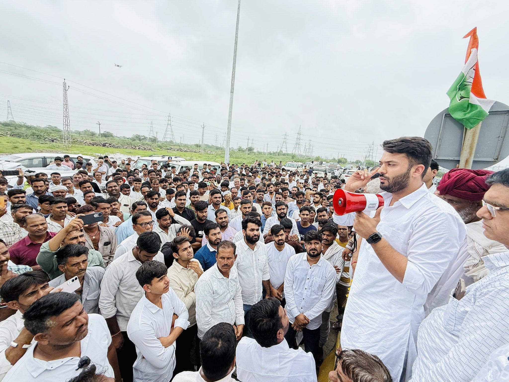 अवैध टोल वसूली के खिलाफ ग्रामीणों का प्रदर्शन सफल, टोल प्रबंधन ने दिया लिखित आश्वासन