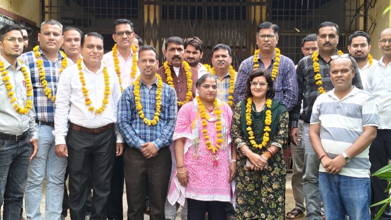 गुरु प्रसाद अध्यक्ष,राजोरा मंत्री निर्वाचित। राजस्थान शिक्षक संघ राष्ट्रीय उपशाखा पीसांगन के चुनाव में गुरु प्रसाद ऋषि को दूसरी बार उपशाखा अध्यक्ष ओर राजपाल राजोरा को मंत्री निर्वाचित किया गया। चुनाव अधिकारी धर्मेंद्र सिंह नरूका ने बताया कि प्रदेश विभाग संगठन मंत्री रमेश गोयल