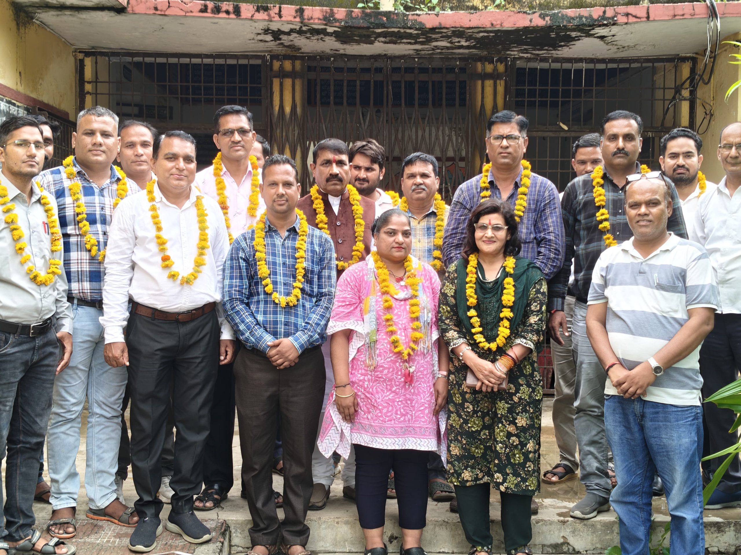 गुरु प्रसाद अध्यक्ष,राजोरा मंत्री निर्वाचित। राजस्थान शिक्षक संघ राष्ट्रीय उपशाखा पीसांगन के चुनाव में गुरु प्रसाद ऋषि को दूसरी बार उपशाखा अध्यक्ष ओर राजपाल राजोरा को मंत्री निर्वाचित किया गया। चुनाव अधिकारी धर्मेंद्र सिंह नरूका ने बताया कि प्रदेश विभाग संगठन मंत्री रमेश गोयल