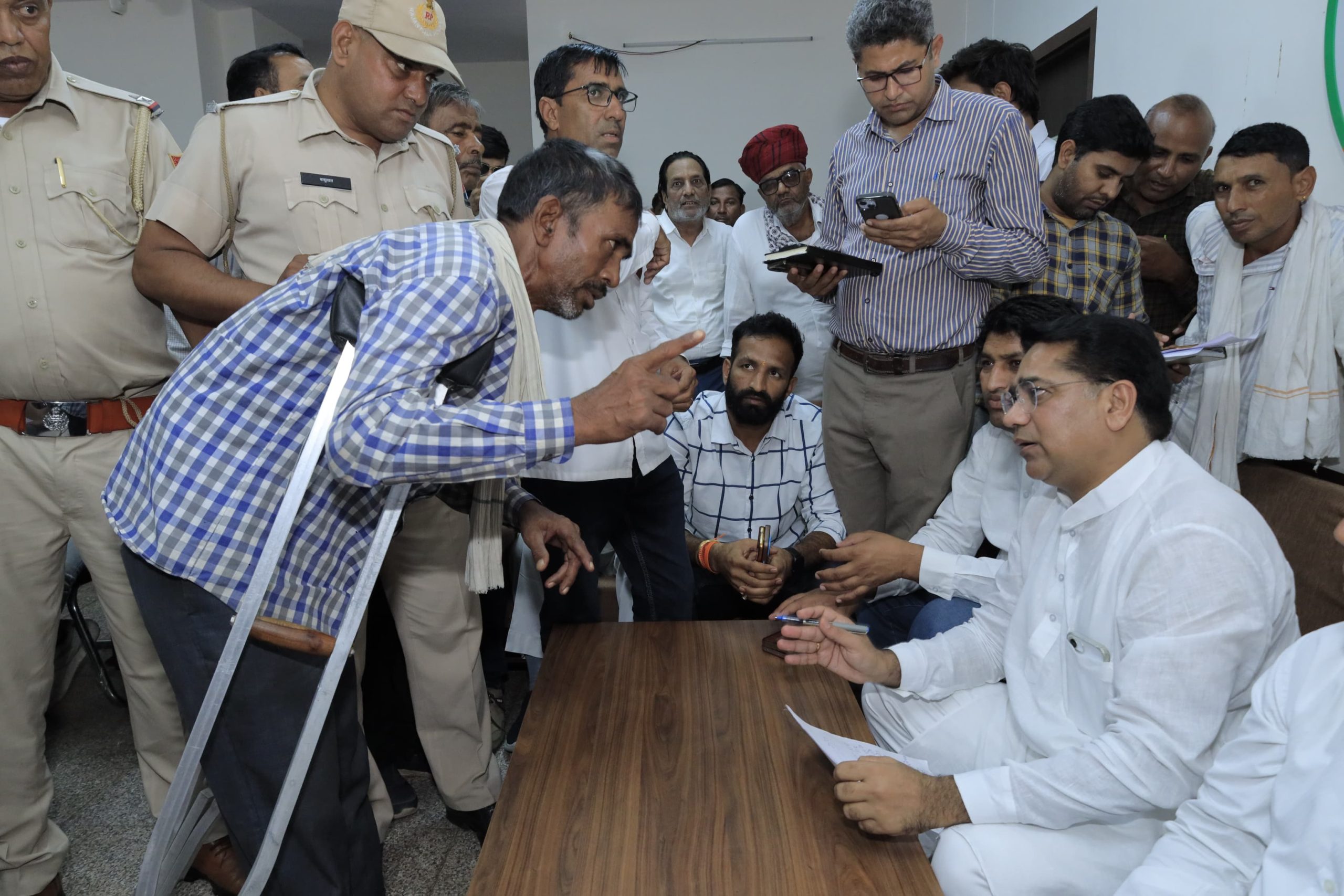 जनसमस्याओं के त्वरित समाधान के लिए सदैव तत्पर हैं जल संसाधन मंत्री  सुरेश सिंह रावत