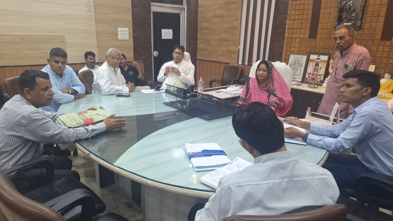 भगवानपुरा के ग्रामीणों की प्यास बढ़ी, छह माह से सूखी है टंकी – जिला परिषद जनसुनवाई में उठी मांग