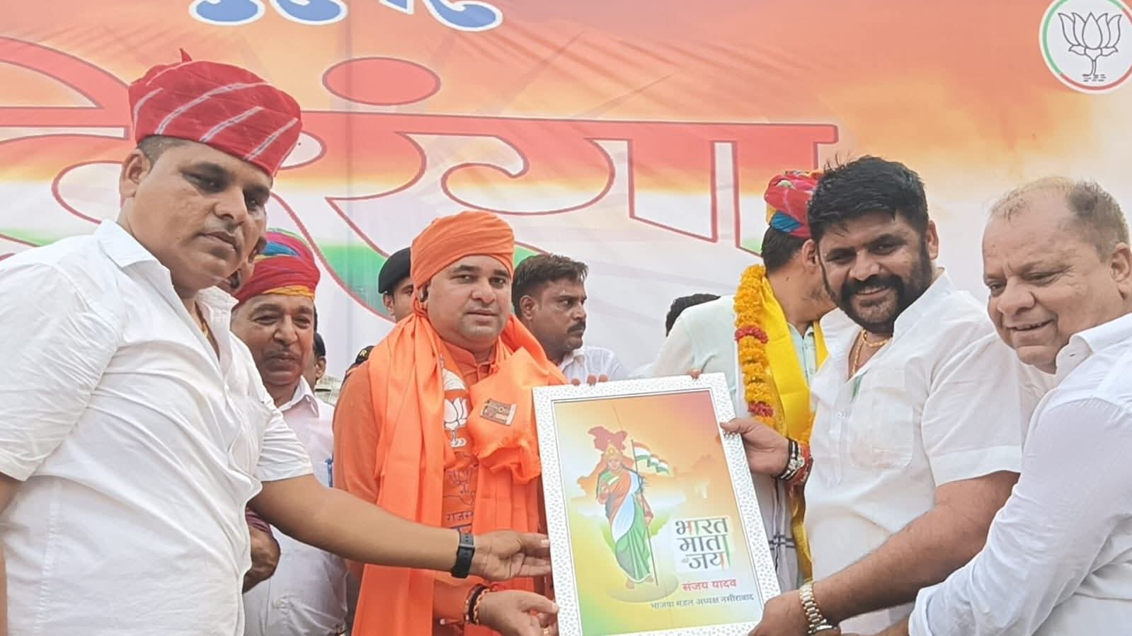 नगरपालिका नसीराबाद द्वारा ‘‘हर घर तिरंगा – हर घर स्वच्छता अभियान’’ के अन्तर्गत तृतीय चरण में तिरंगा राखी बनाने की कार्यषाला और प्रतियोगिता एवं गोविन्द सिंह गुर्जर राजकीय महाविद्यायल में किया तिरंगा रैली कार्यक्रम आयोजित