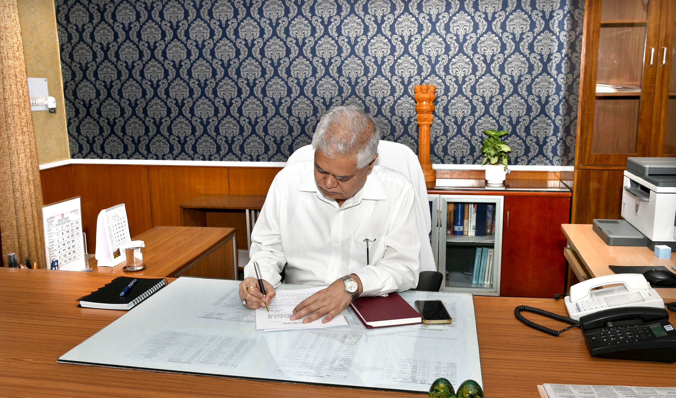 राज्य निर्वाचन आयुक्त ने पदभार ग्रहण किया, अब चुनाव पर जोर