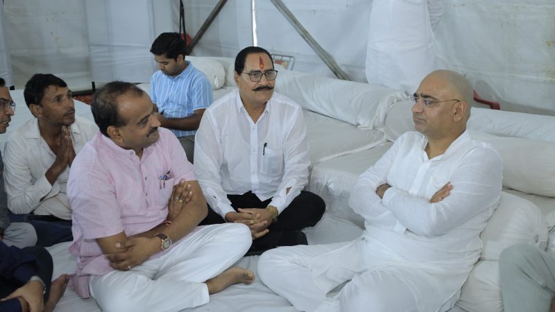 मंत्री रावत के पिता की मुहामी निवास पर नियमित श्रद्धांजलि बैठक, हजारों ने दी श्रद्धांजलि