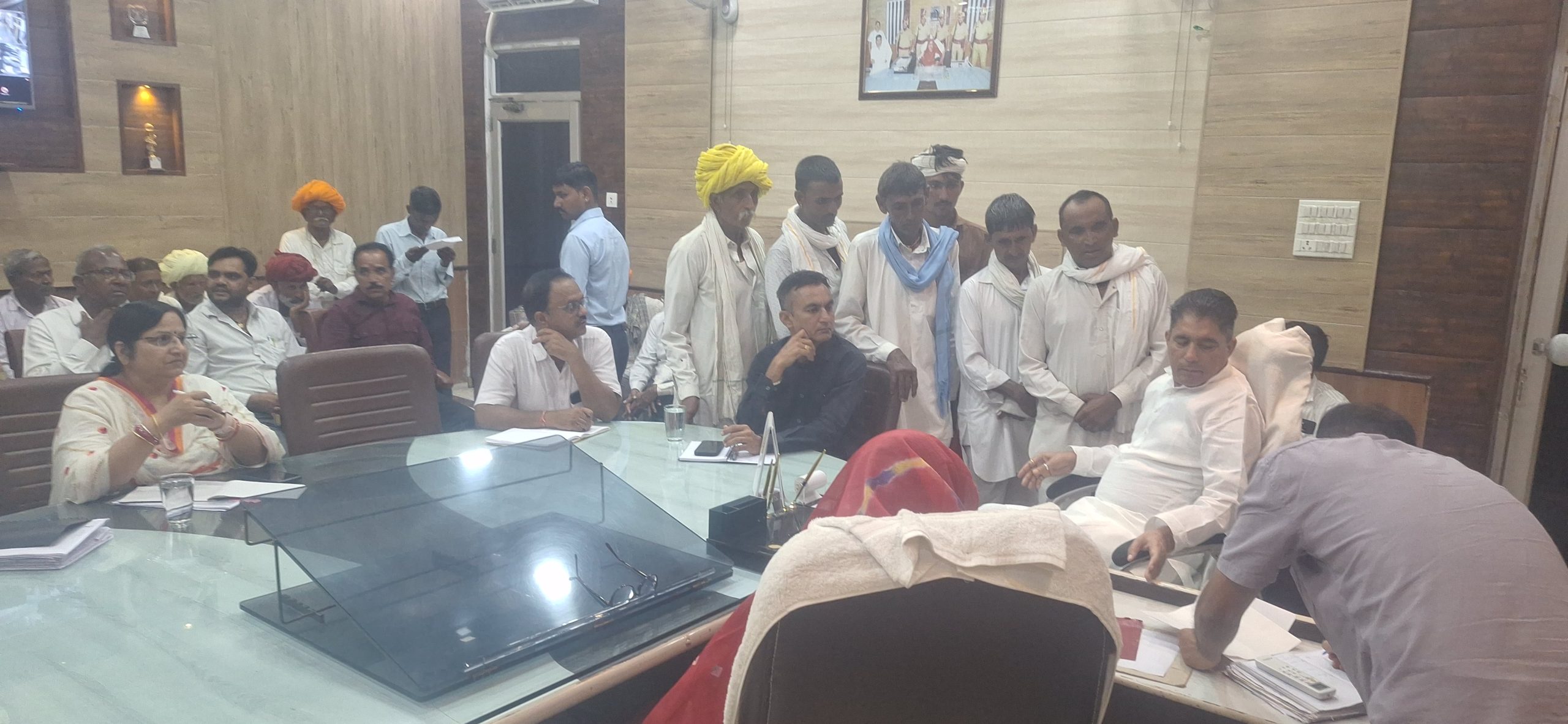 जिला परिषद मे आयोजित जनसुनवाई मे हाथीखेडा मे फर्जी पट्टे काटे जाने की शिकायत जिला प्रमुख ने लिया गंभीरता से जांच कमेटी गठित
