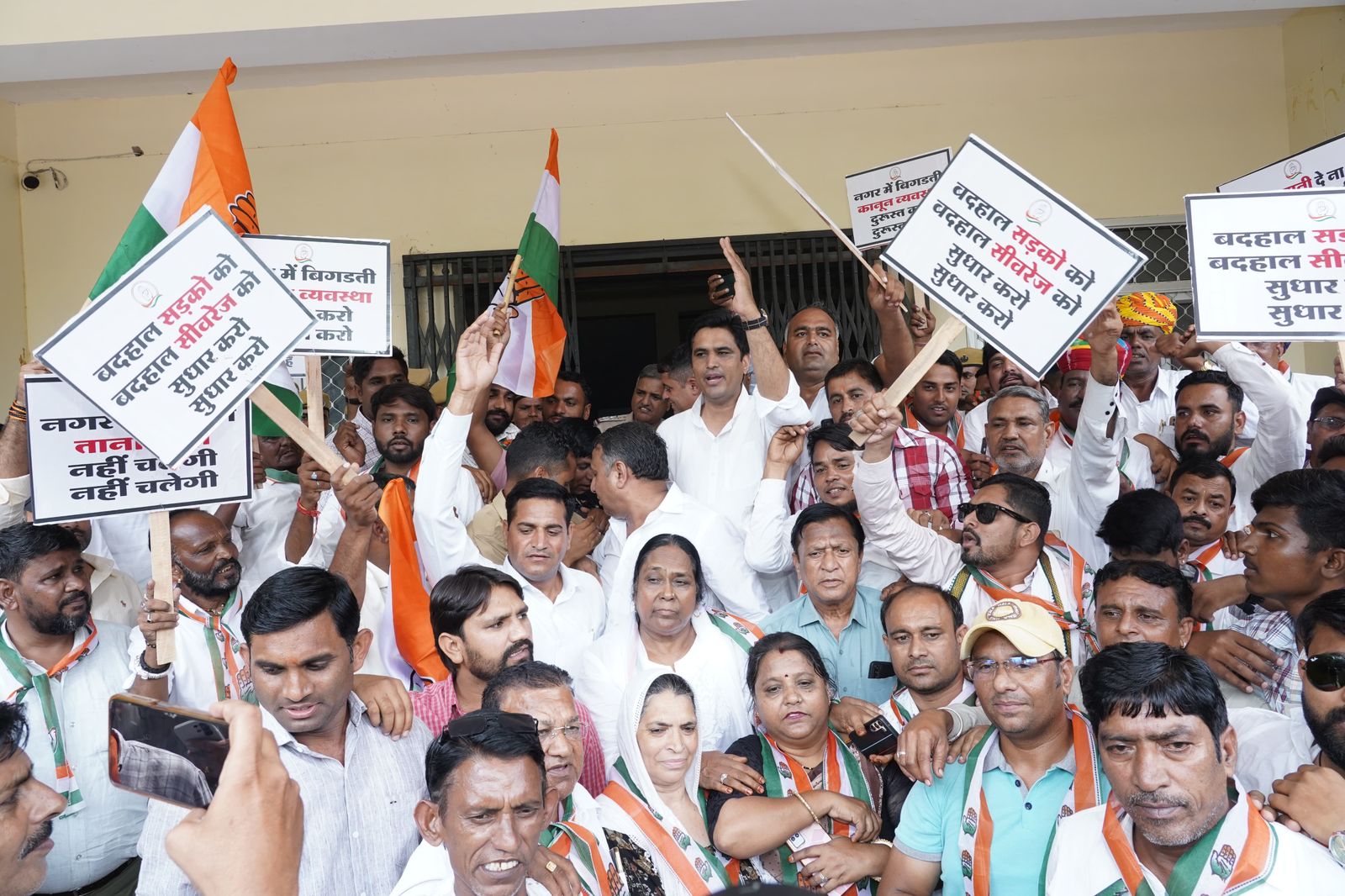 विधायक का बडा आरोप- राजस्थान सरकार में बाहरियों का दखल, जनता की सुद कोई नहीं ले रहा….