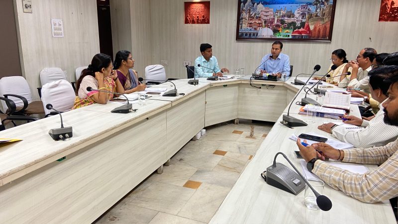 जिला कलक्टर ने ली आपदा प्रबंधन पर बैठकअतिवृष्टि से क्षतिग्रस्त परिसंपत्तियों की तात्कालिक मरम्मत पर हुई चर्चा