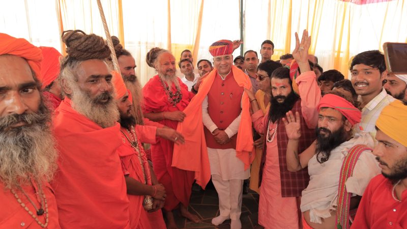 पुष्कर मेले में जल संसाधन मंत्री सुरेश सिंह रावत ने ली व्यवस्थाओं की व्यापक समीक्षा पशुपालको, पर्यटकों और व्यापारियों ने की मंत्री  रावत के प्रयासों की भूरि-भूरि प्रशंसा