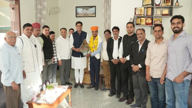 आरएएस टाॅपर कुशल चौधरी पहुंचे मार्बल नगरी, विधायक चौधरी से की शिष्टाचार मुलाकात…..