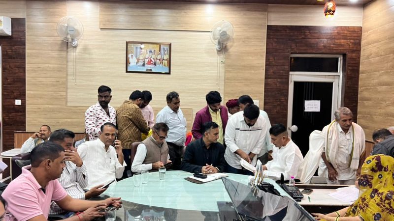 सुशील कंवर पलाडा, जिला प्रमुख ने प्राप्त परिवेदनाओं पर तत्काल कार्रवाई के दिये निर्देश