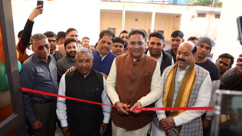 राज्य सरकार की द्वितीय वर्षगांठजल संसाधन मंत्री सुरेश सिंह रावत ने जिला विकास प्रदर्शनी का शुभारम्भ एवं जिला विकास पुस्तिका का किया विमोचनराज्य सरकार द्वारा दो वर्ष में किए गए ऐतिहासिक कार्यों एवं उपलब्धियों की विस्तार से दी जानकारी