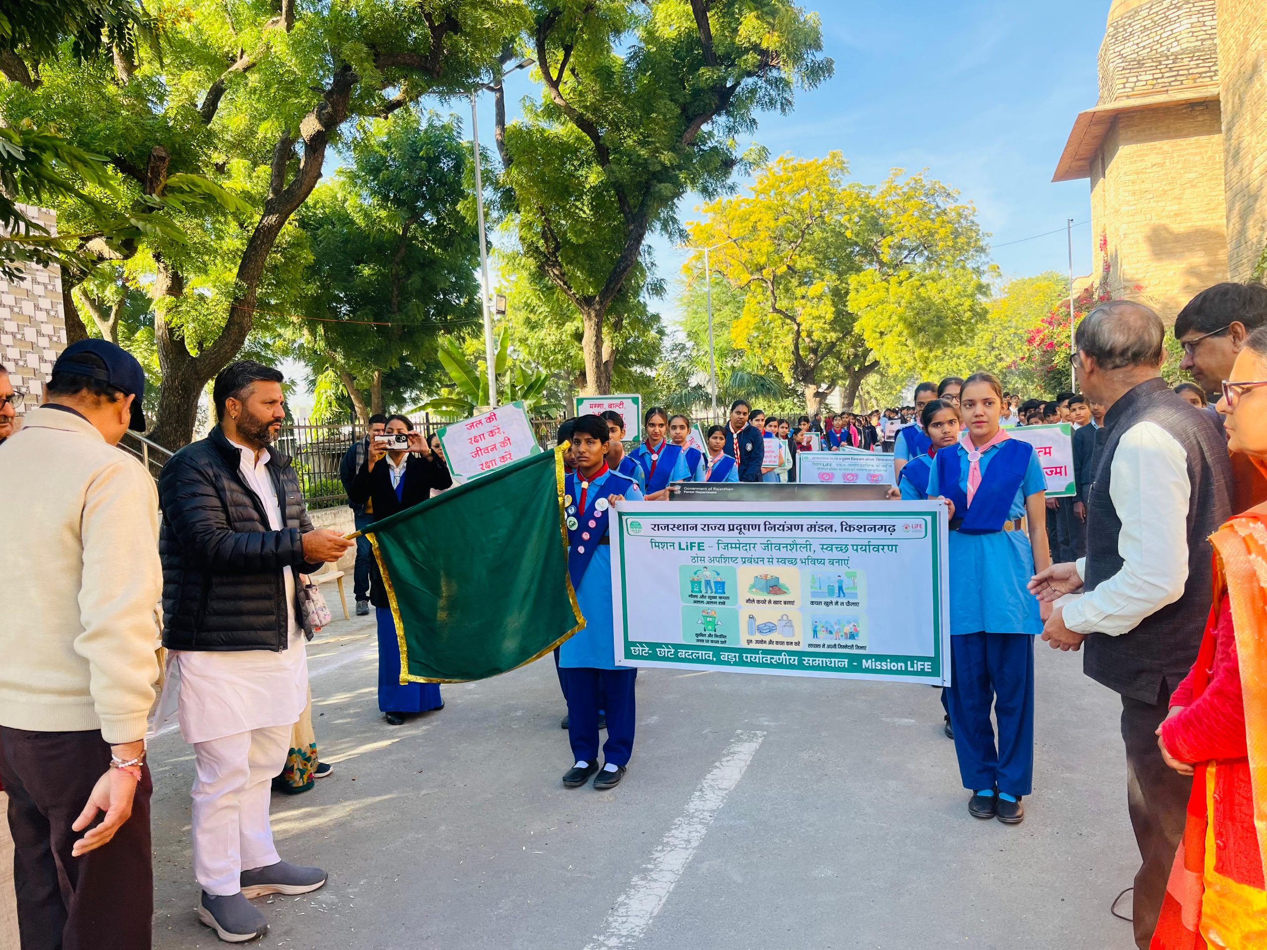 देवनारायण बोर्ड अध्यक्ष श्री ओमप्रकाश भड़ाना ने हरि झंडी दिखा किया रैली को रवाना