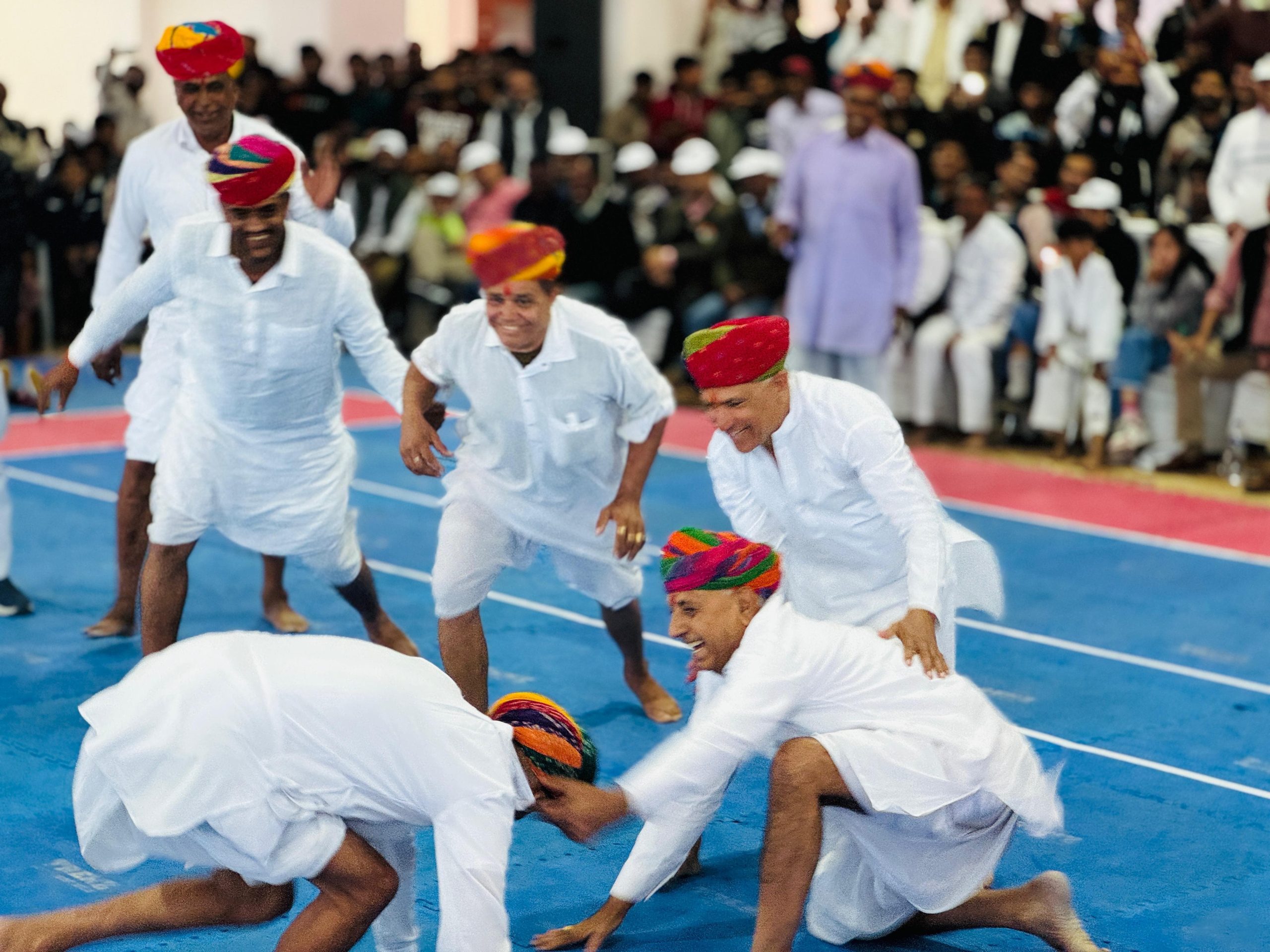 सांसद खेल महोत्सव : केंद्रीय मंत्री चौधरी और अंतरराष्ट्रीय खिलाड़ी हुड्डा ने मैदान में उतरकर बढ़ाया खिलाड़ियों और आमजन का उत्साह