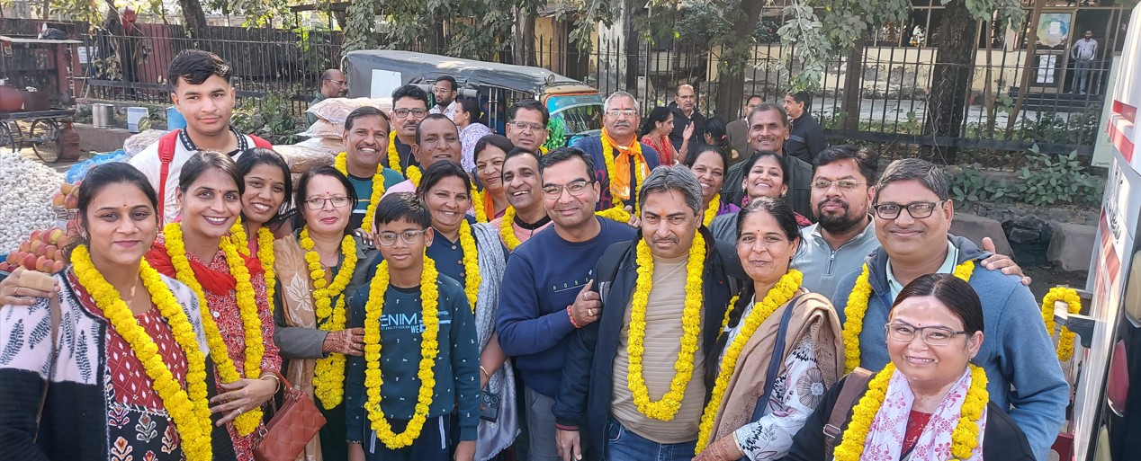 11 जोड़े जगन्नाथ पुरी, गंगासागर और गयाजी कीधार्मिक यात्रा पर रवाना